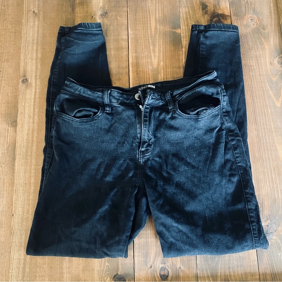 Fashion Nova Denim - Fashion Nova black skinny jeans